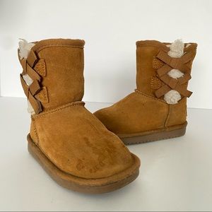 Kookaburra by Ugg cognac brown Victoria short boot